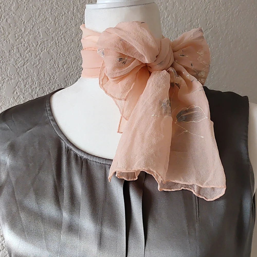 🌺3/$25🌺 Peach Vintage scarf